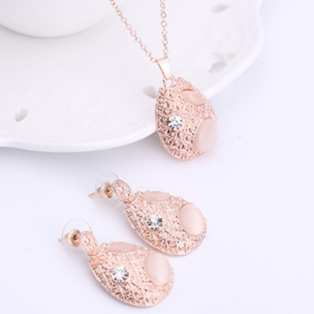 Waterdrop Shaped Design Necklace and Earrings